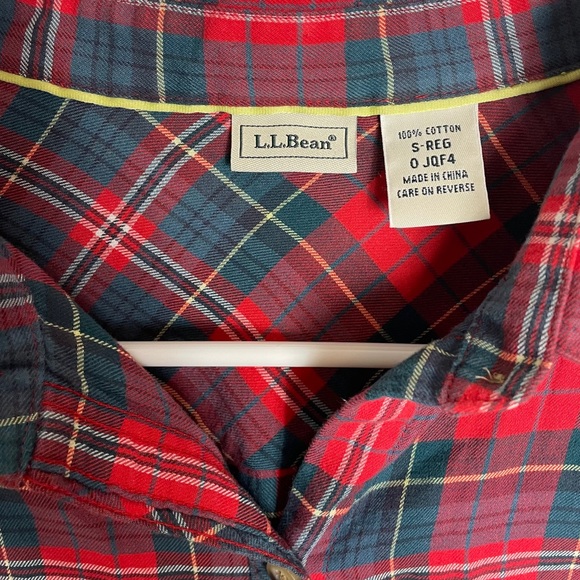 L.L Bean Plaid Long Sleeve Button Down - Picture 4 of 9